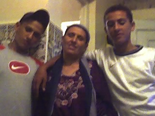 c moi par maman et mon fr&eacute;re hamza 